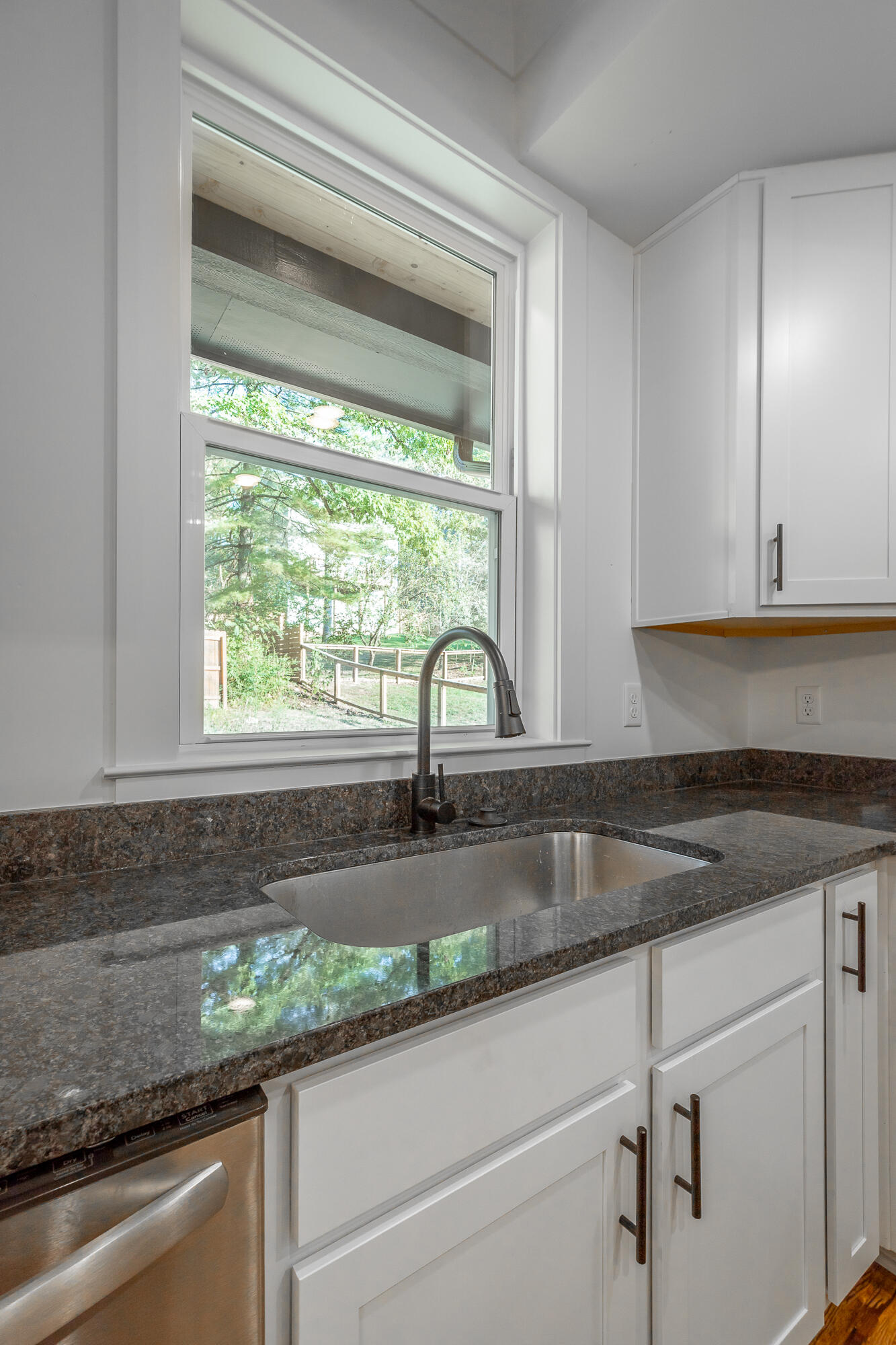 542 Lullwater Road Chattanooga, TN 37405 - Photo 16 of 50 542 Lullwater Road HD-42