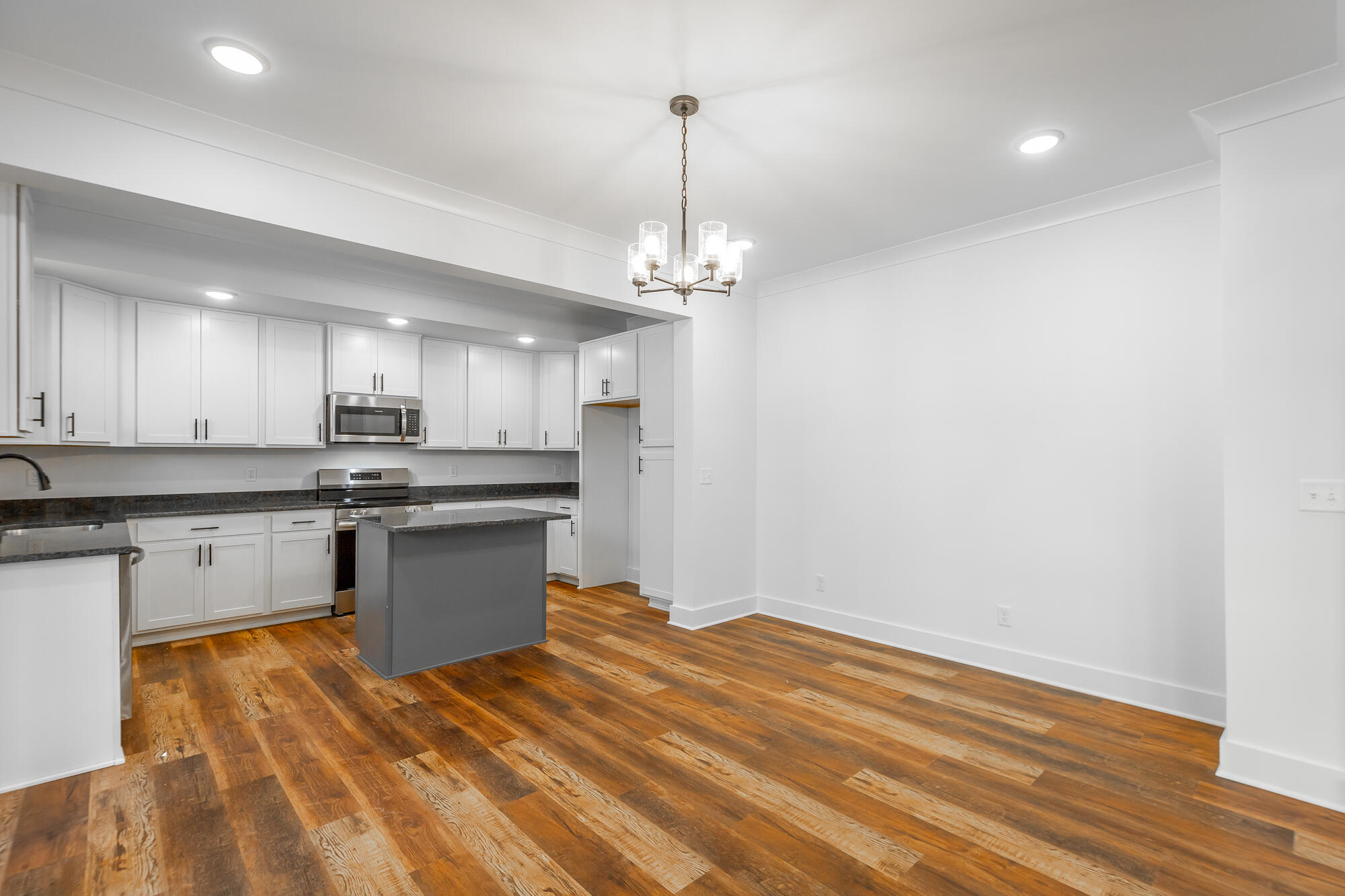 542 Lullwater Road Chattanooga, TN 37405 - Photo 5 of 50 542 Lullwater Road HD-32