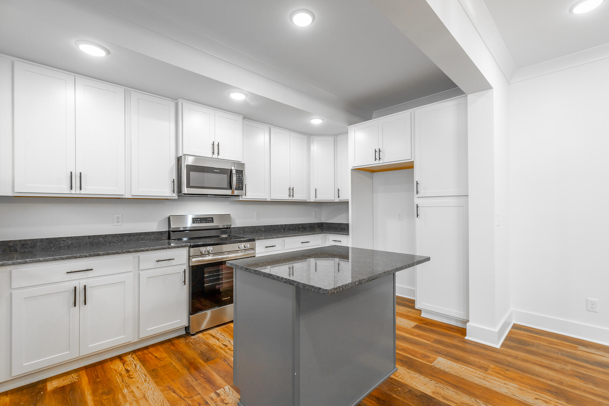 542 Lullwater Road Chattanooga, TN 37405 - Photo 8 of 50 542 Lullwater Road HD-33