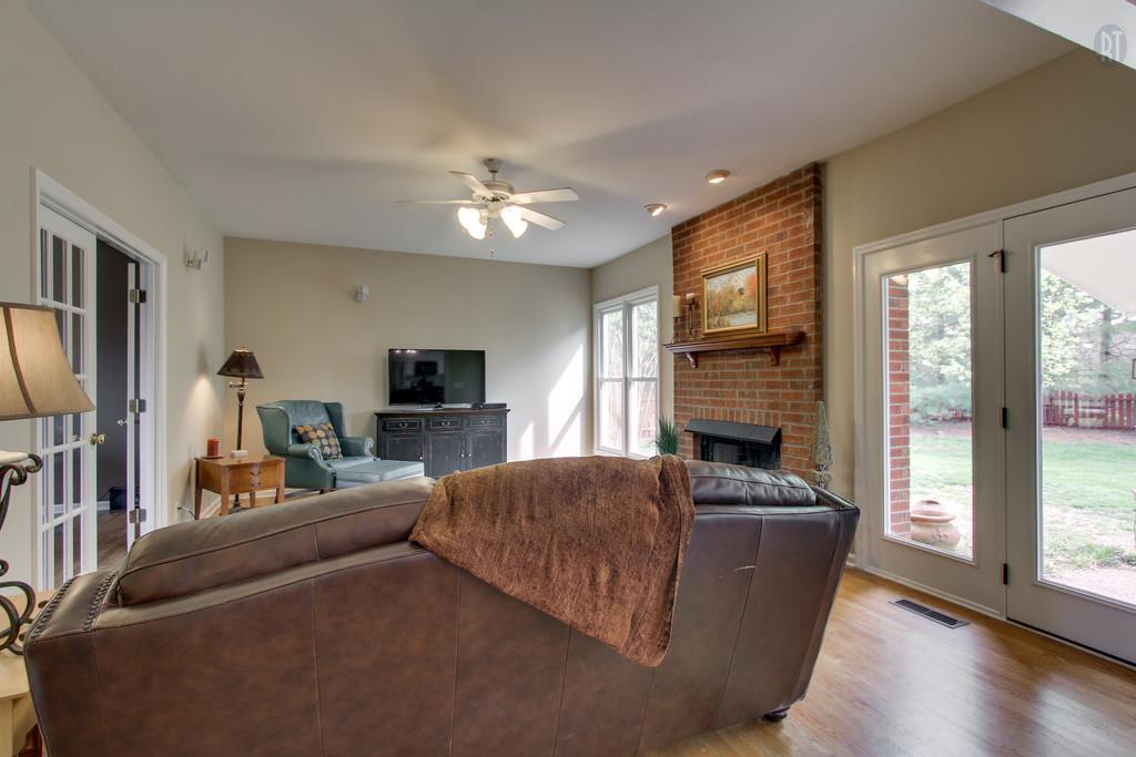 635 Sneed Road West Franklin, TN 37069 - Photo 9 of 30 Gallery Image 9