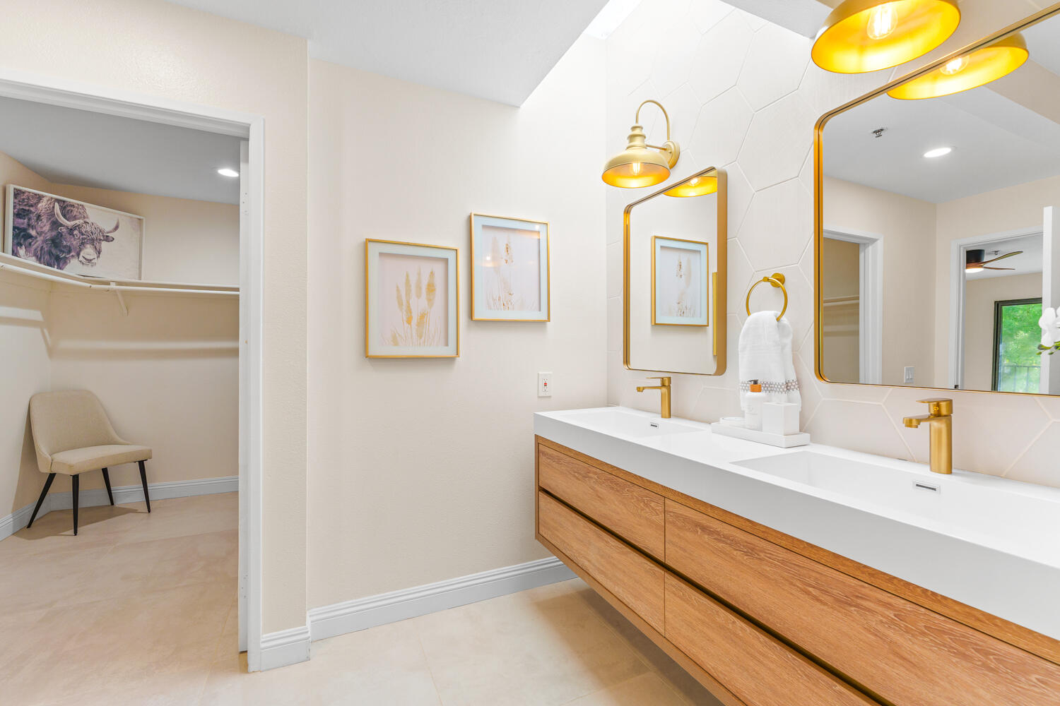 200 East Racquet Club Road, Unit 60 Palm Springs, CA 92262 - Photo 30 of 48 a bathroom with a sink and a mirror