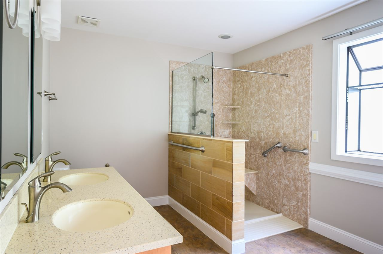 10501 New Arden Way Raleigh, NC 27613 - Photo 12 of 28 Master Bath