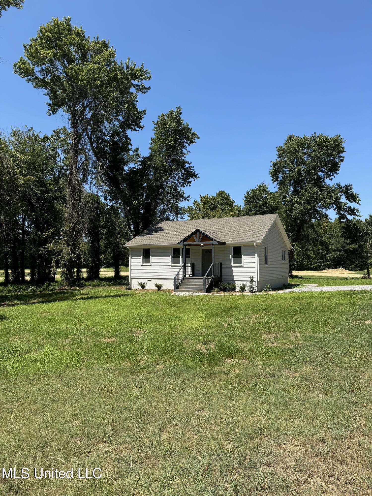 6980 Holly Springs Road Hernando, MS 38632 - Photo 1 of 20 6980 Holly Springs