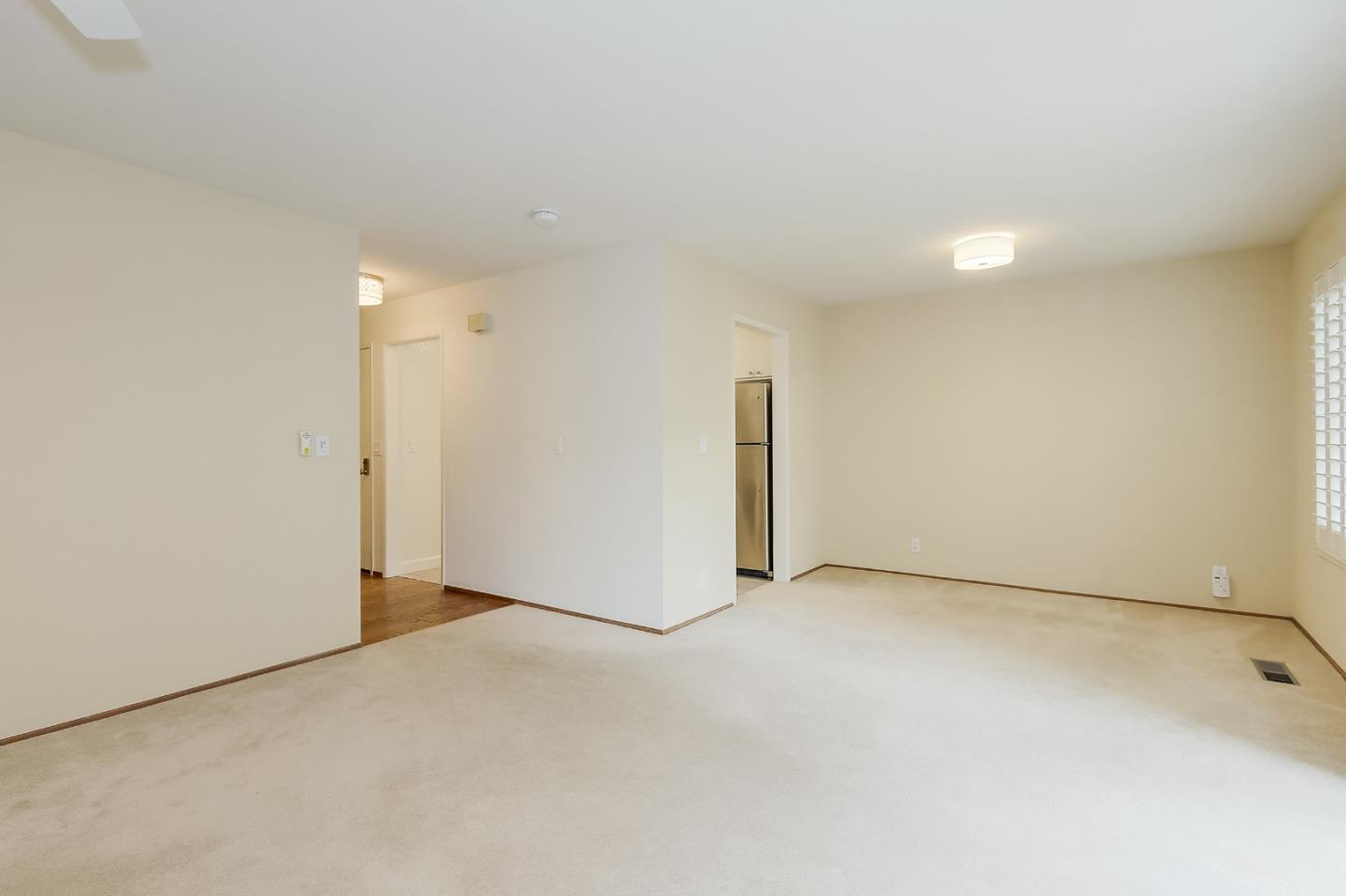 950 Boranda Avenue, Unit 10 Mountain View, CA 94040 - Photo 8 of 20 a view of an empty room