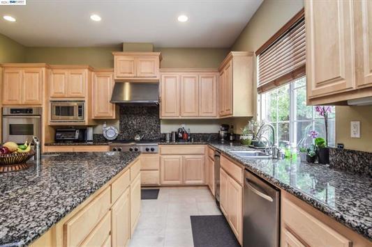 516 Tylerton Court San Ramon, CA 94582 - Photo 7 of 24 Gallery Image 7