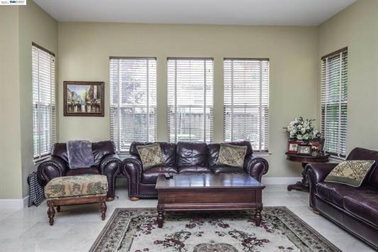 516 Tylerton Court San Ramon, CA 94582 - Photo 9 of 24 Gallery Image 9