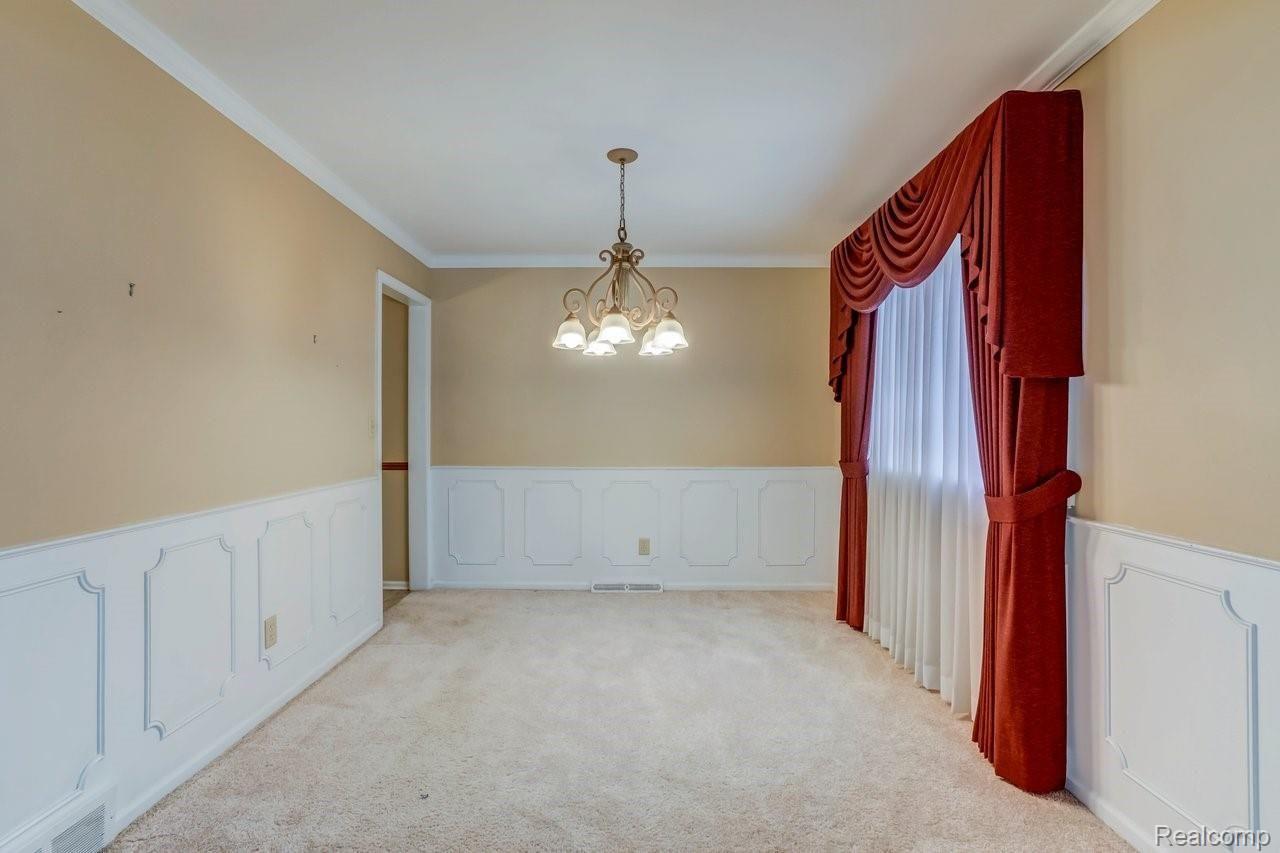 641 Reed Court Northville, MI 48167 - Photo 6 of 32 BEAUTIFUL MOLDINGS