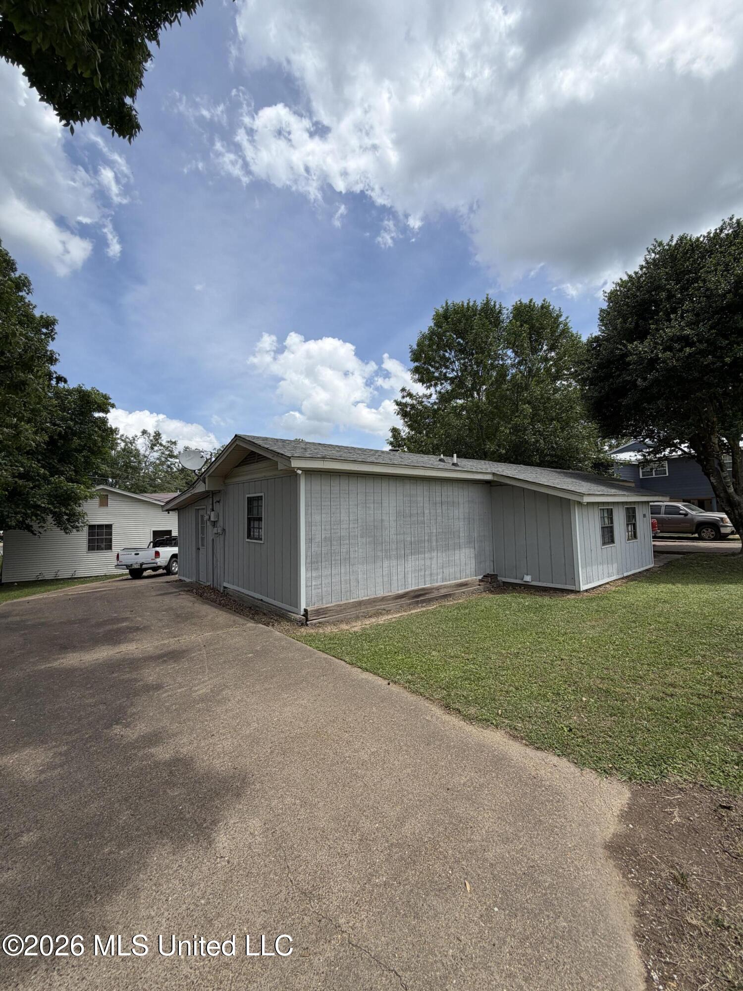 1022 Riverview Road Sardis, MS 38666 - Photo 19 of 19 side drive