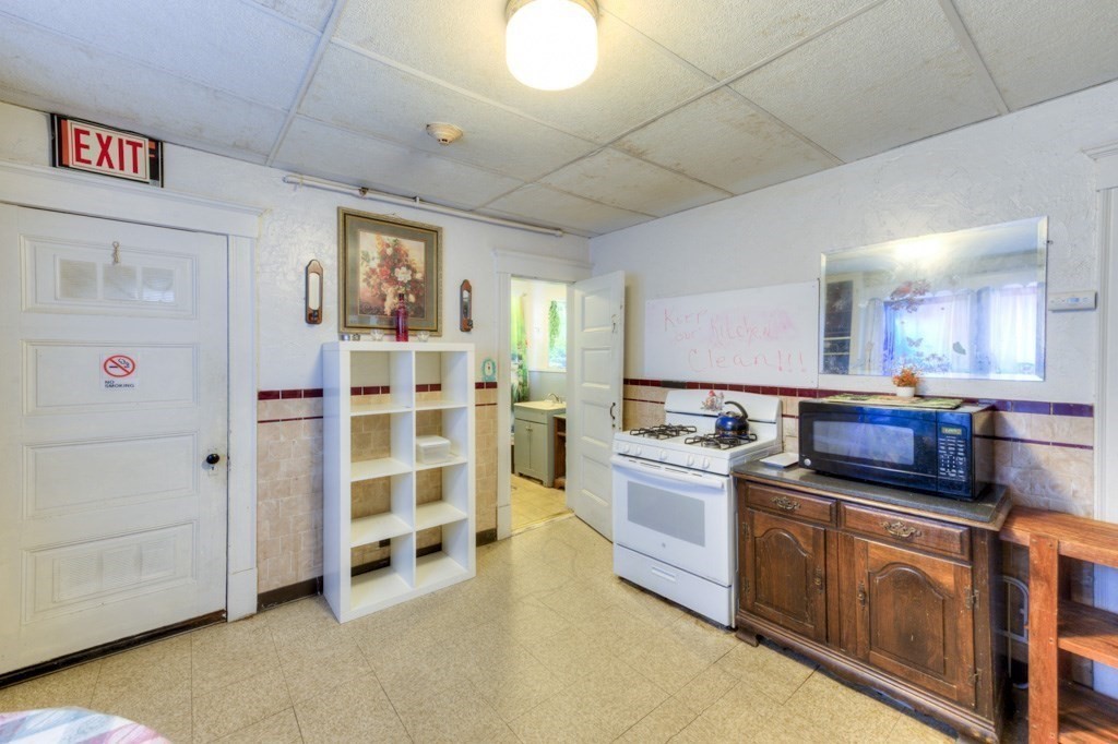 60 Fruit Street Worcester, MA 01609 - Photo 7 of 20