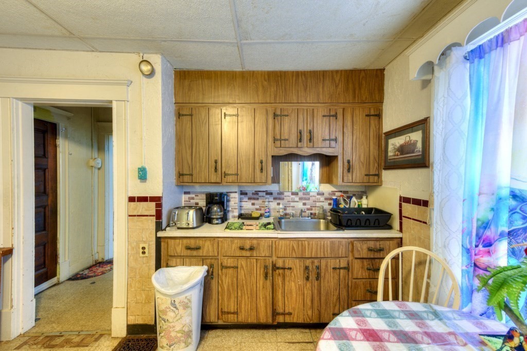 60 Fruit Street Worcester, MA 01609 - Photo 9 of 20