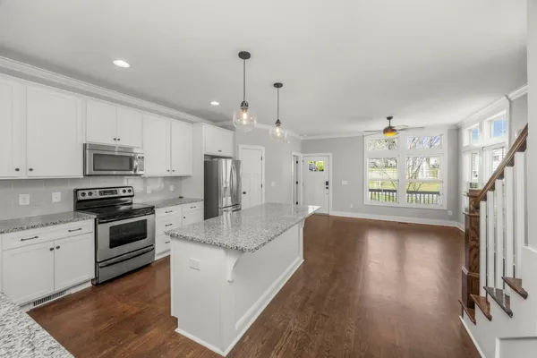 $3,800 | 505 A Moore Avenue, Nashville, TN 37203