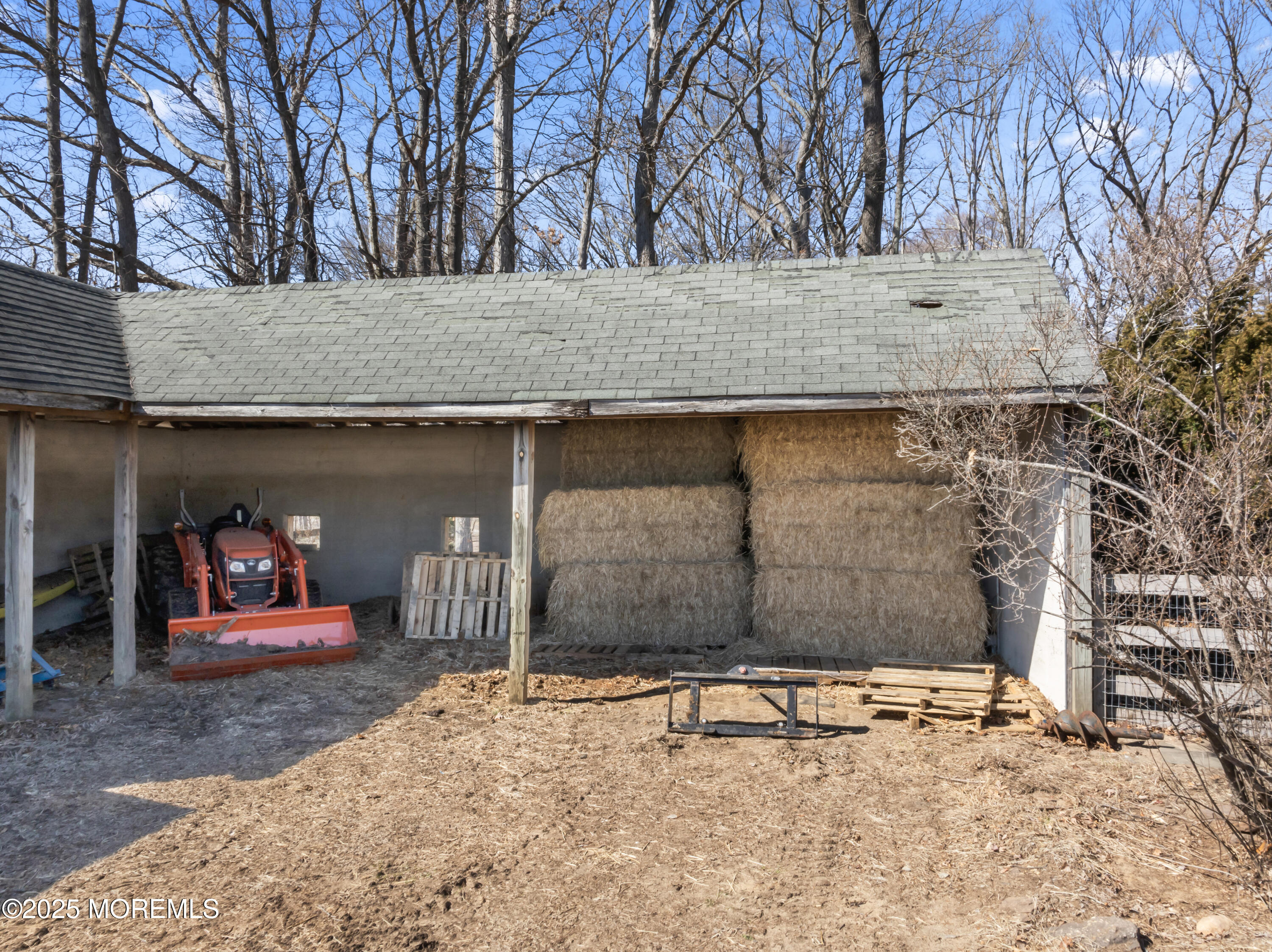 35 Rues Road Cream Ridge, NJ 08514 - Photo 12 of 46 a view of outdoor space and shower