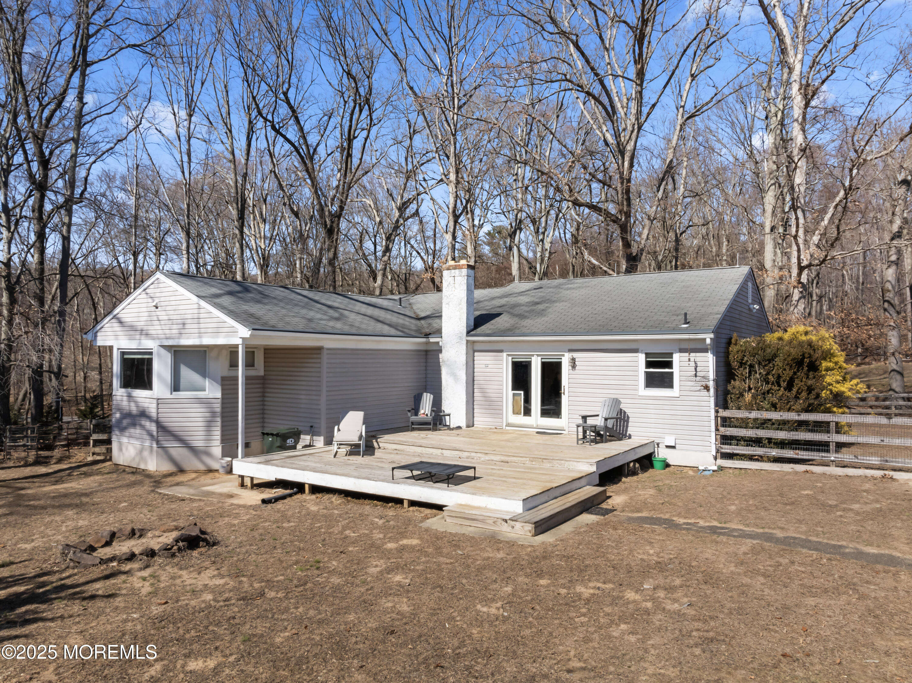 35 Rues Road Cream Ridge, NJ 08514 - Photo 3 of 46 a front view of a house with garden