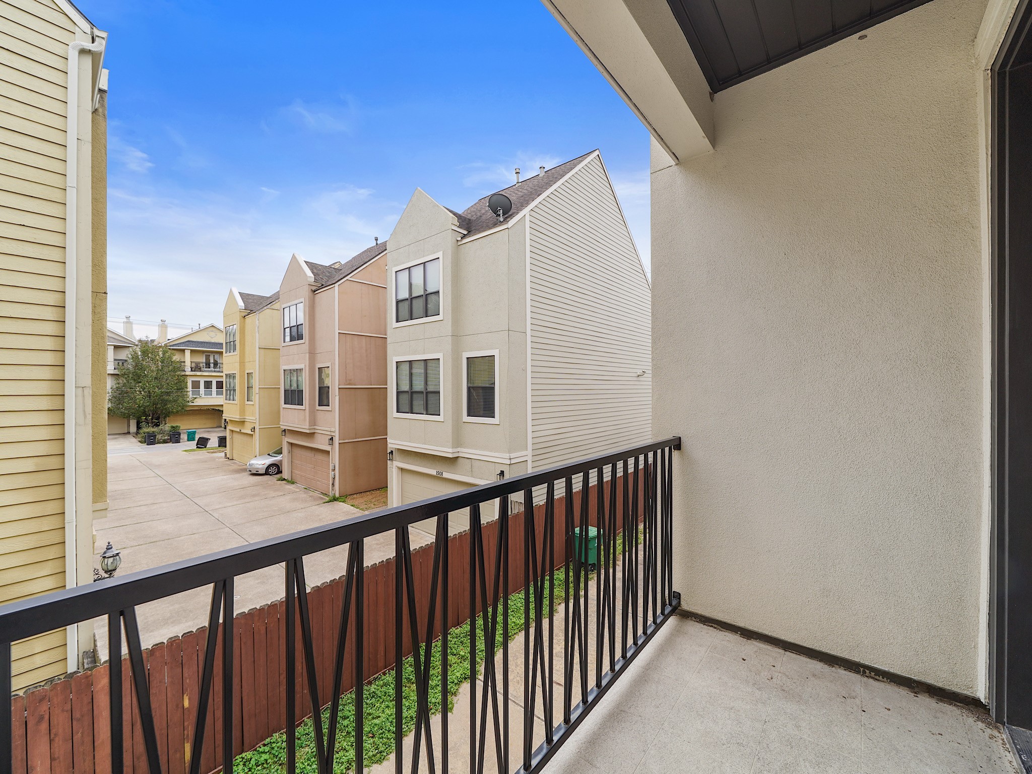 1512 Thompson Street, Unit 2 Houston, TX 77007 - Photo 13 of 39 Balcony off of of the living area is the perfect place for morning coffee!
