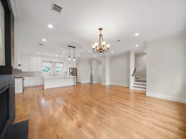 $3,600 | 1512 Thompson Street, Unit 2, Houston, TX 77007