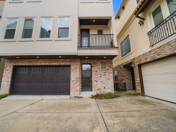 $3,600 | 1512 Thompson Street, Unit 2, Houston, TX 77007