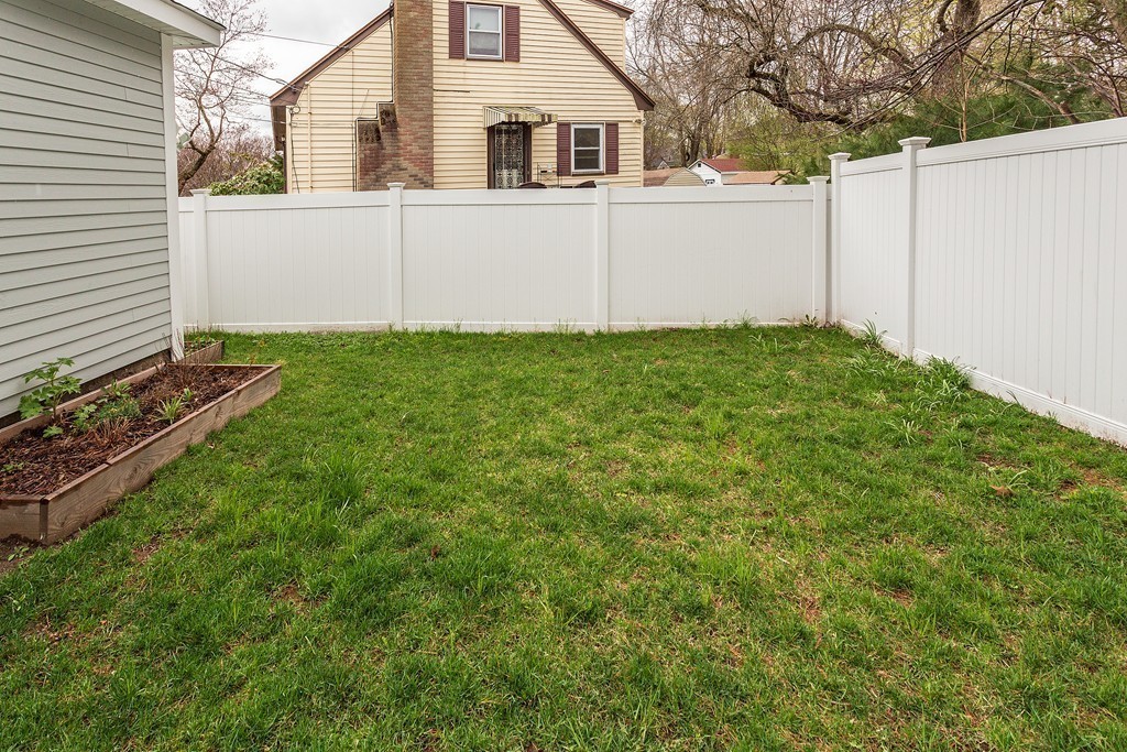 40 Catherine Street, Unit 2 Boston, MA 02131 - Photo 22 of 26 a view of a backyard