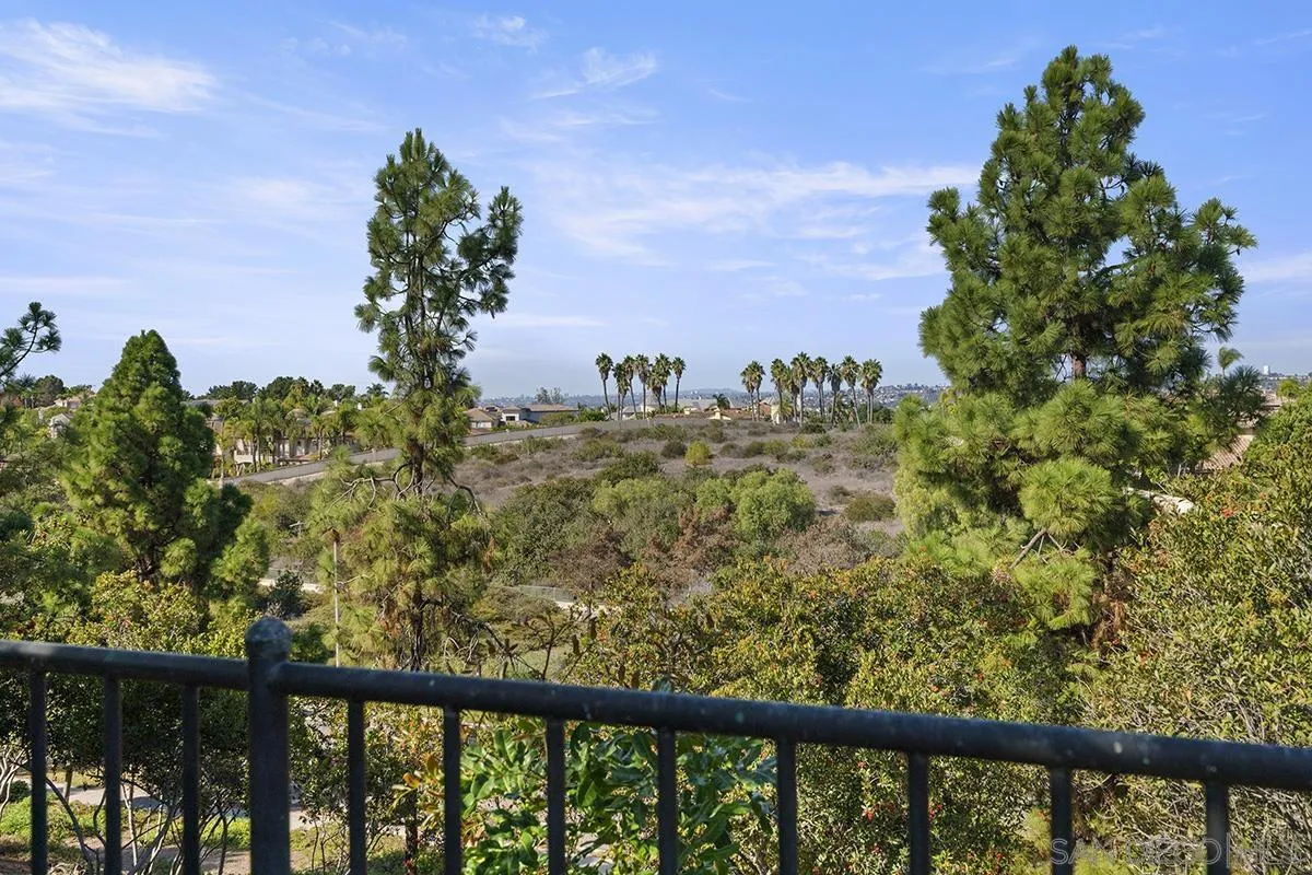 987 Palencia Court Chula Vista, CA 91910 - Photo 63 of 70 a view of a green field
