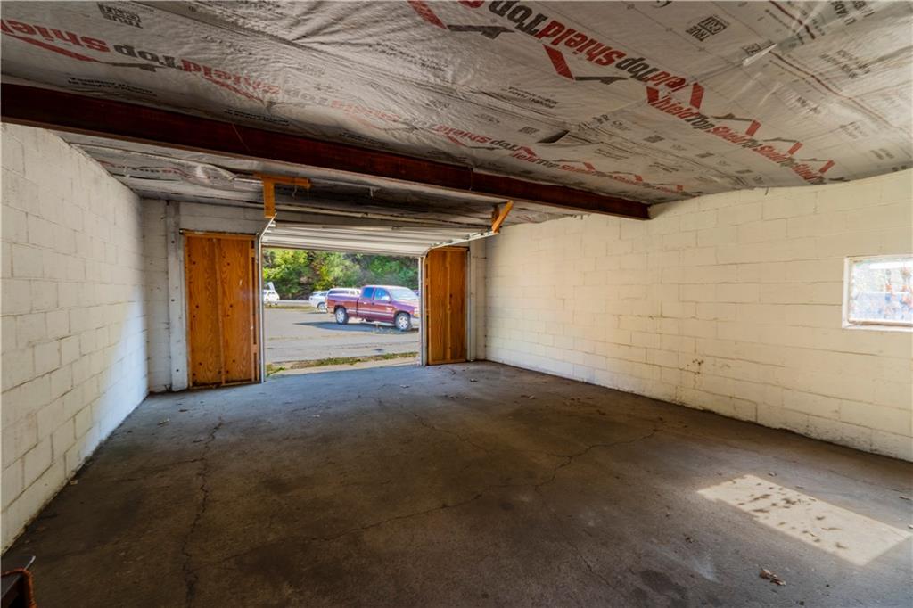 1012 Franklin Avenue Aliquippa, PA 15001 - Photo 19 of 21 a view of an empty room