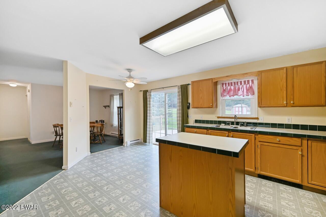418 Ledgedale Road Lake Ariel, PA 18436 - Photo 18 of 39 Kitchen