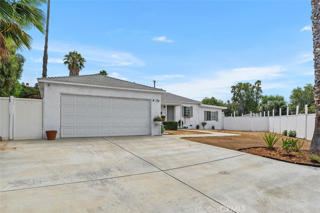 6050 Colonial Drive Riverside, CA 92506 - Photo 4 of 39