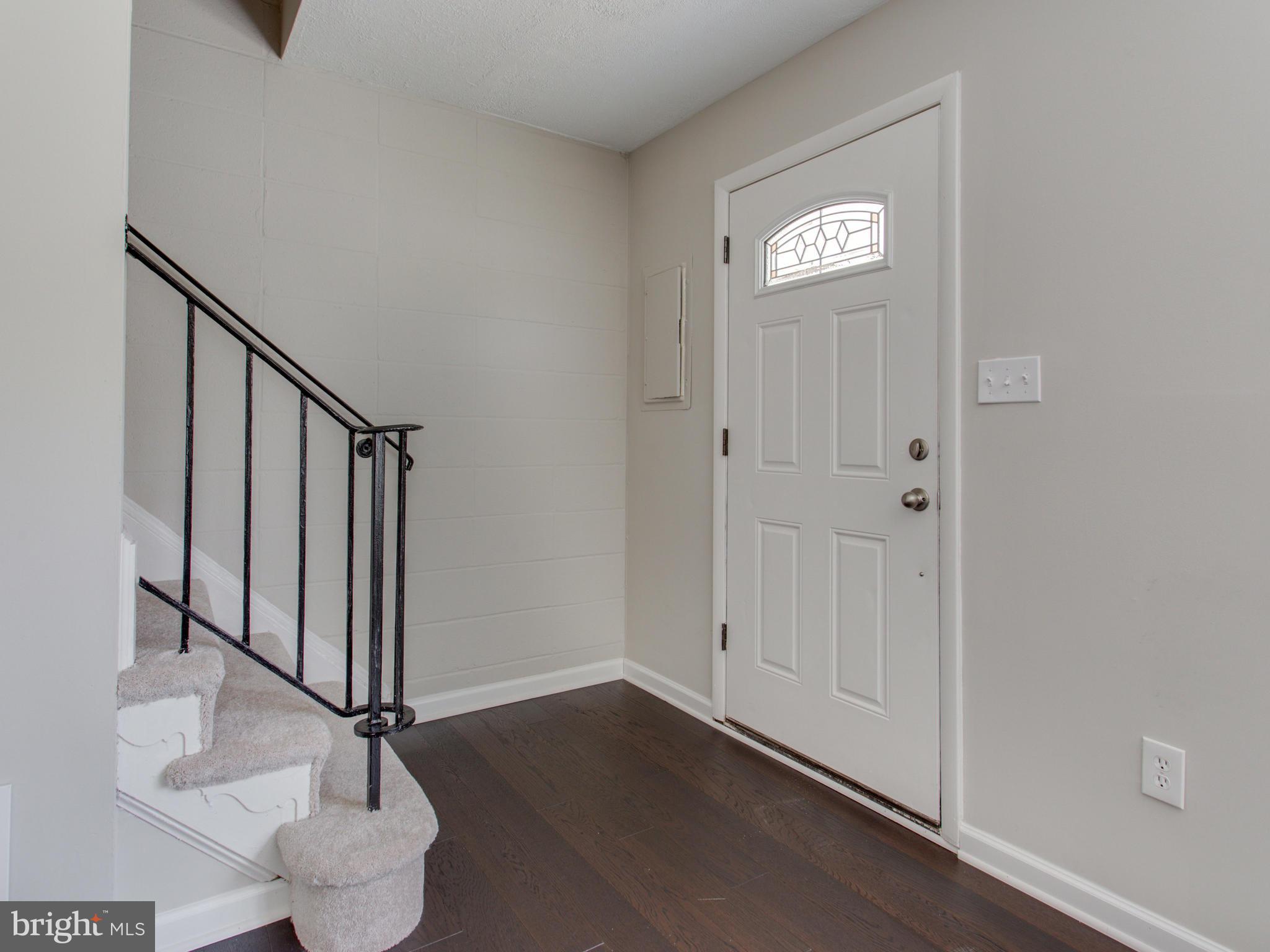 5604 Walker Mill Road Capitol Heights, MD 20743 - Photo 4 of 30 Foyer