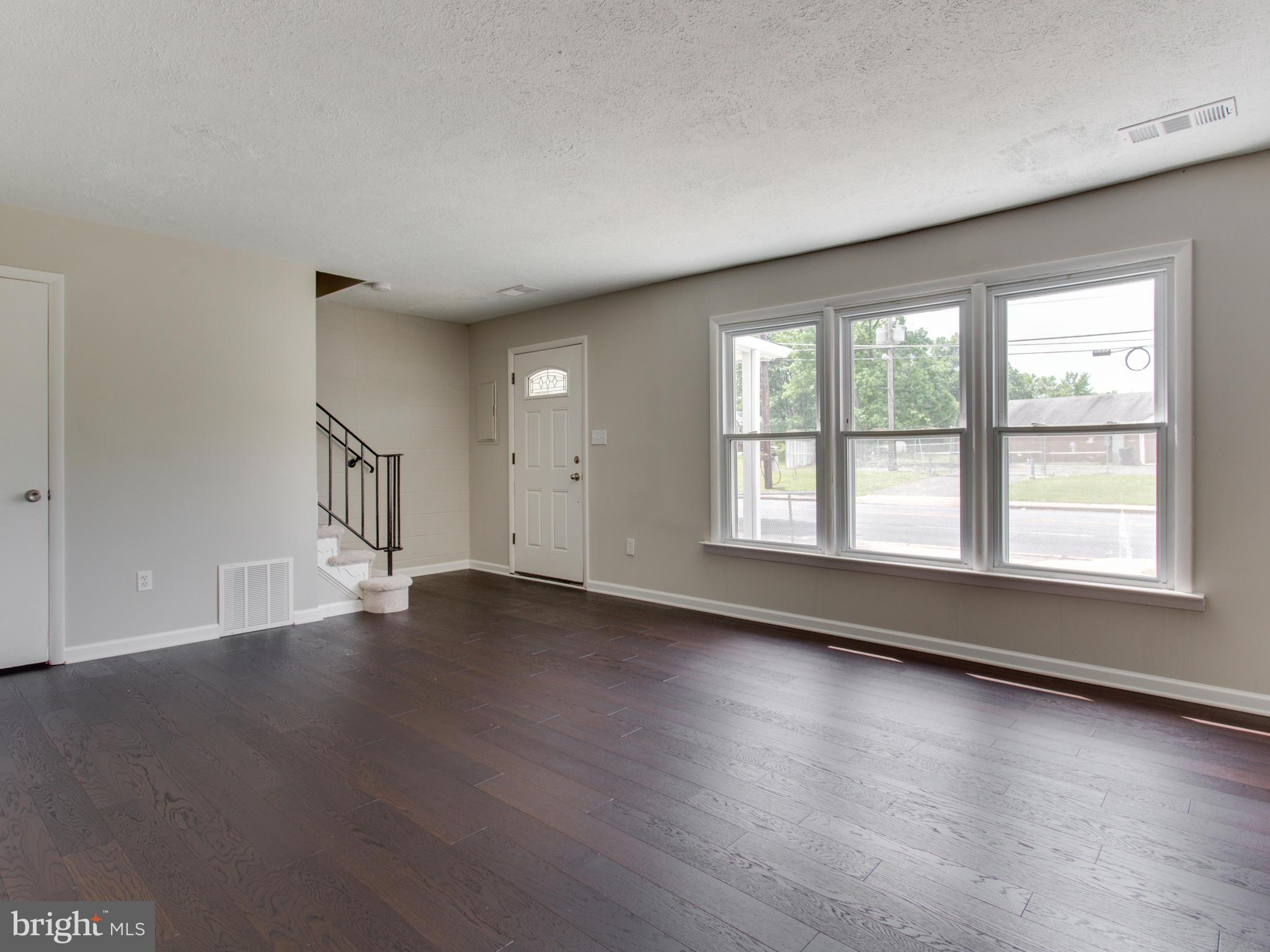 5604 Walker Mill Road Capitol Heights, MD 20743 - Photo 5 of 30 Living Room