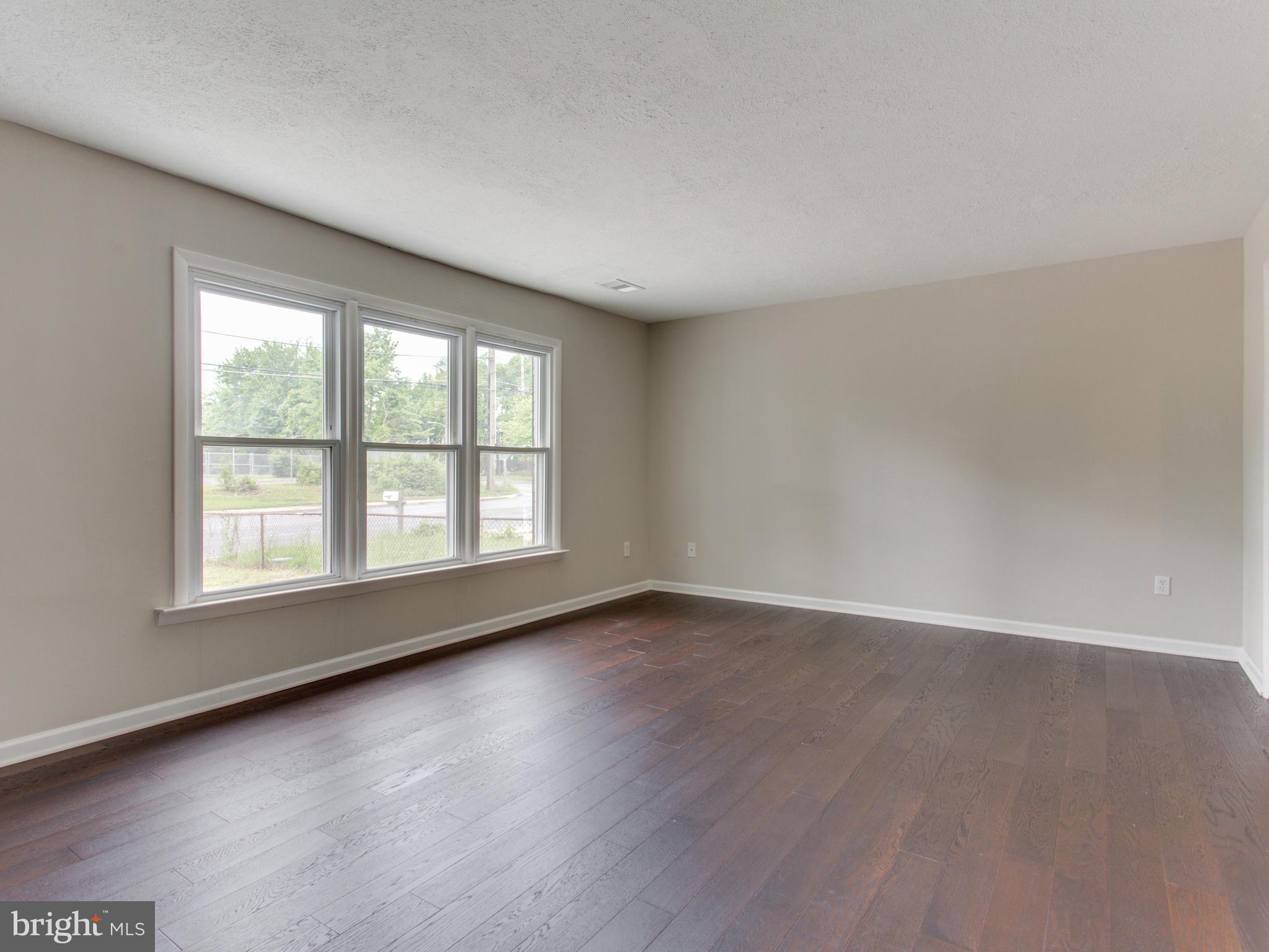 5604 Walker Mill Road Capitol Heights, MD 20743 - Photo 6 of 30 Living Room