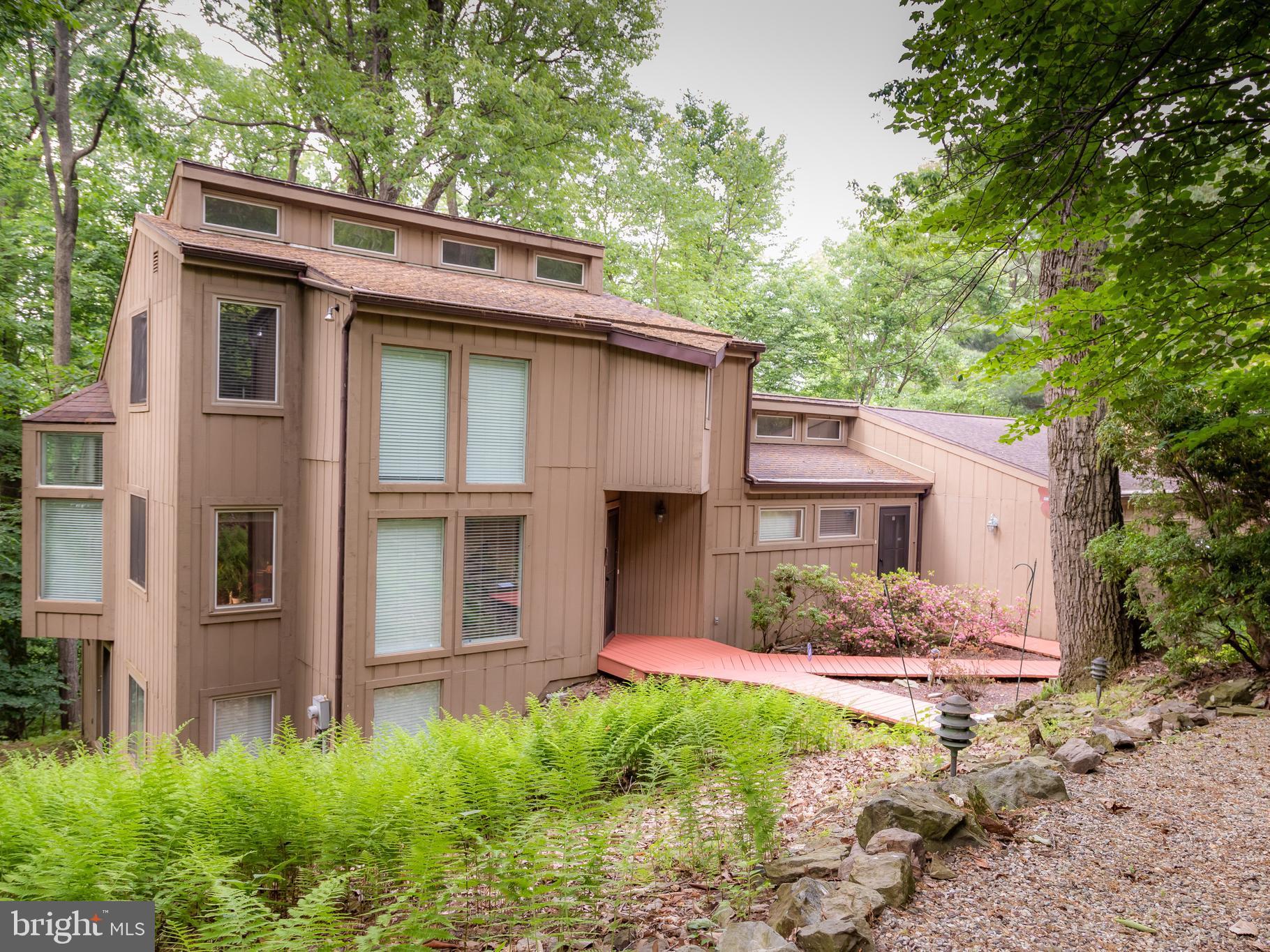 936 Forest Road Lancaster, PA 17601 - Photo 1 of 36 Gallery Image 1