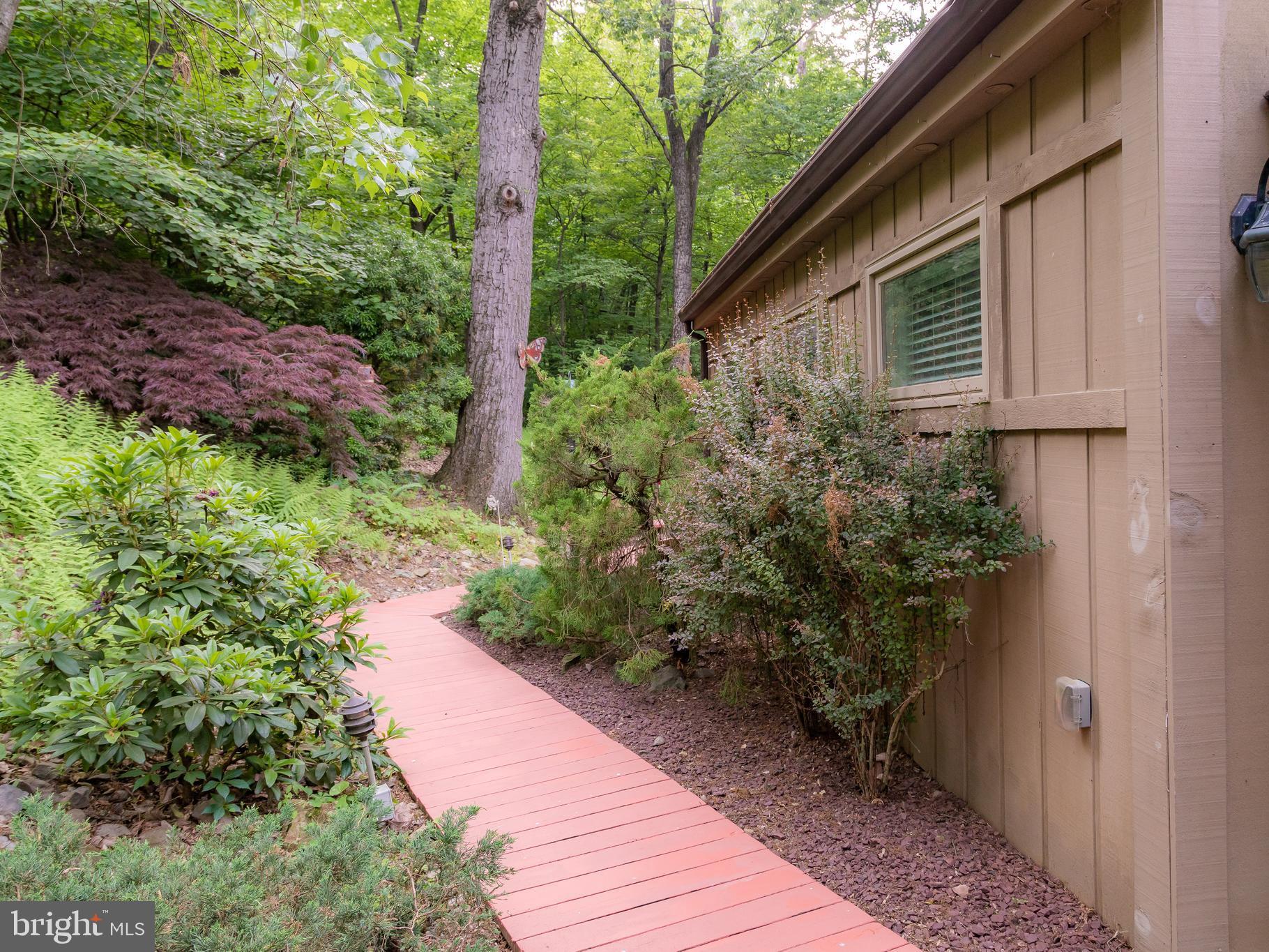 936 Forest Road Lancaster, PA 17601 - Photo 4 of 36 Gallery Image 4