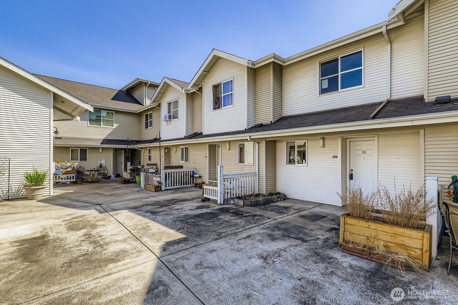 2401 Southwest Brandon Street, Unit 202 Seattle, WA 98106 - Photo 3 of 14