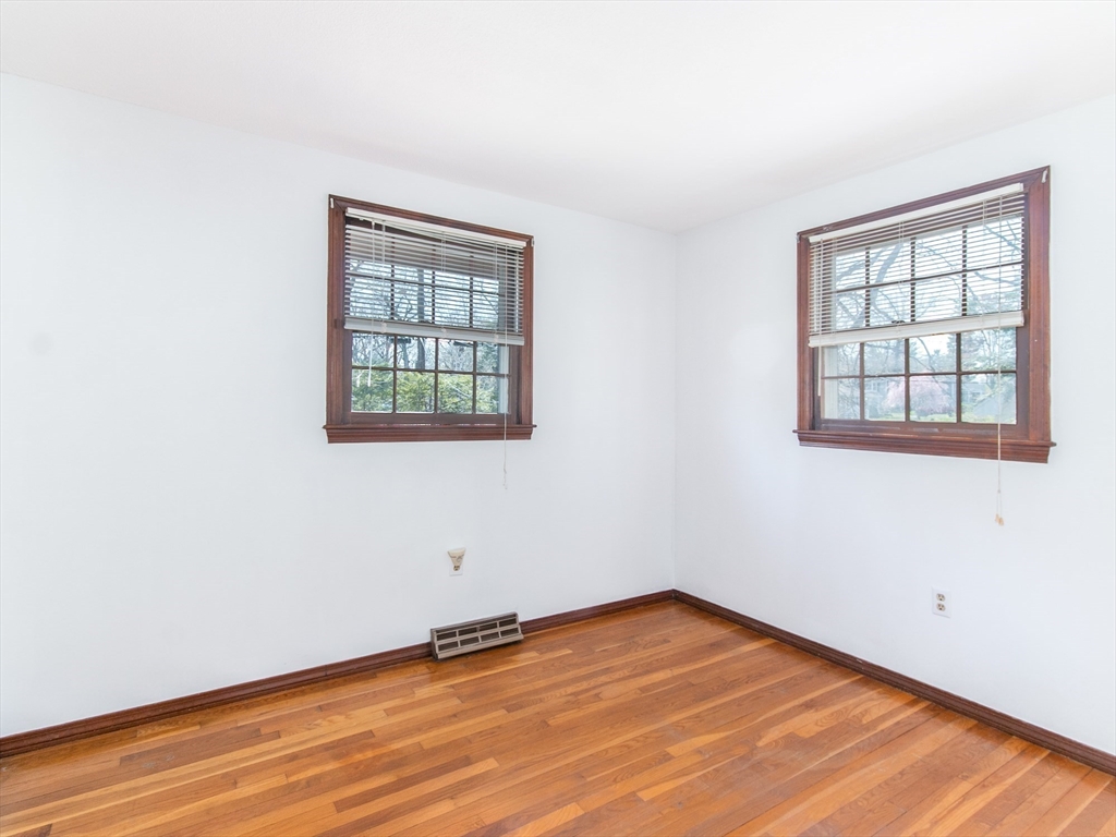 32 Norwich Road Nashua, NH 03062 - Photo 11 of 27 Gallery Image 11