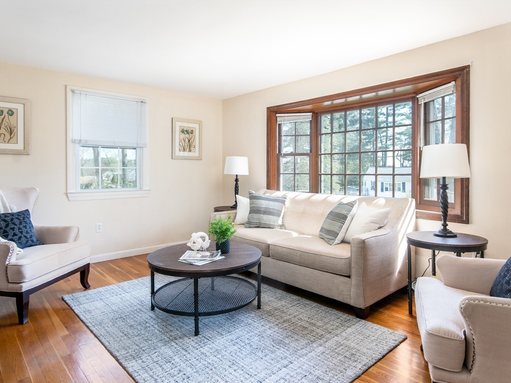 32 Norwich Road Nashua, NH 03062 - Photo 2 of 27 Gallery Image 2