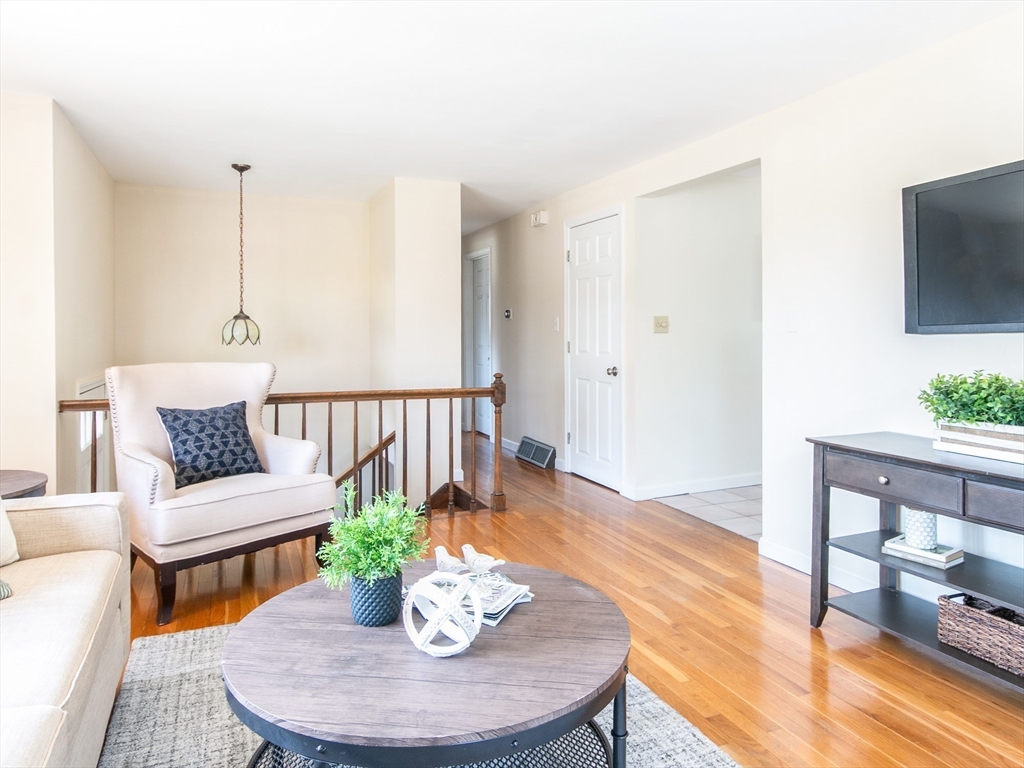 32 Norwich Road Nashua, NH 03062 - Photo 7 of 27 Gallery Image 7