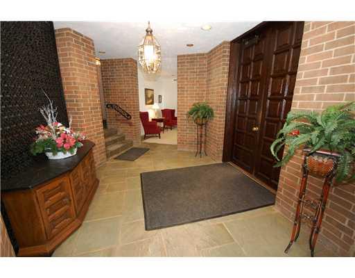 900 Washington Road, Unit 210 Mt. Lebanon, PA 15228 - Photo 4 of 16 Lobby/Reception. A pretty lobby for welcoming your guests.