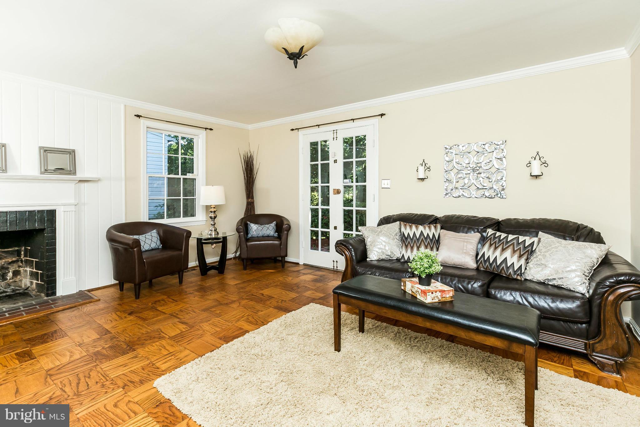2303 Pickwick Road Baltimore, MD 21207 - Photo 2 of 26 Living Room
