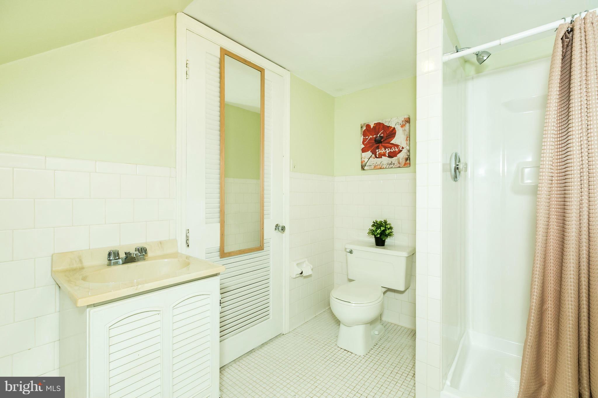 2303 Pickwick Road Baltimore, MD 21207 - Photo 19 of 26 Bath
