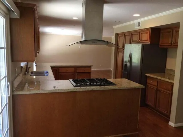 $7,300 | 645 Surf View Drive, Santa Barbara, CA 93109