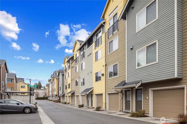 $1,200,000 | 1450 157th Court Northeast, Bellevue, WA 98008