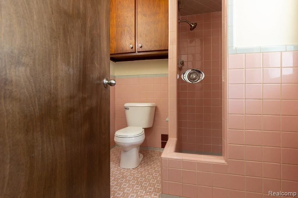 12523 Pennsylvania Road, Unit 10 Riverview, MI 48193 - Photo 8 of 9