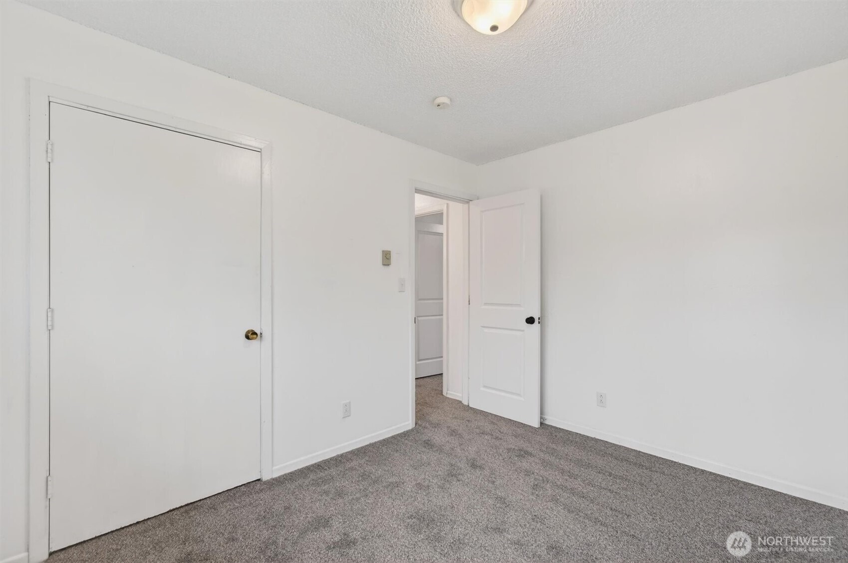 109 Barnes Street Kelso, WA 98626 - Photo 20 of 28