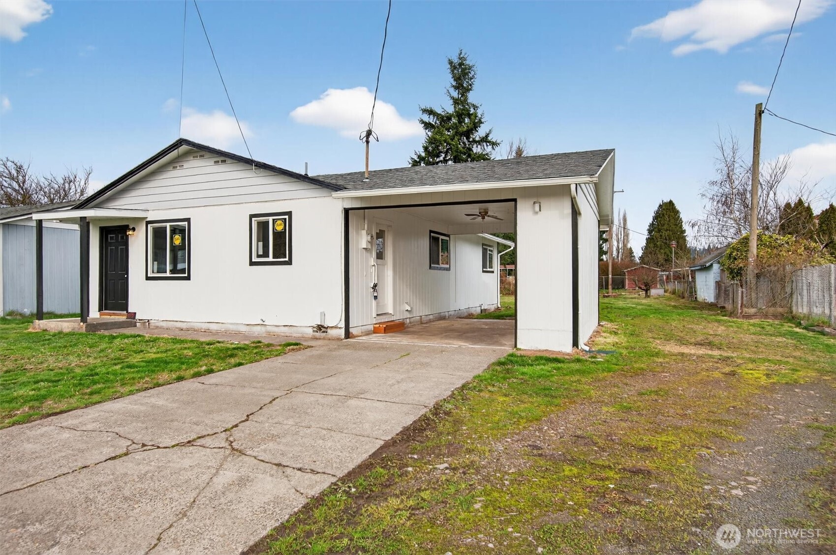 109 Barnes Street Kelso, WA 98626 - Photo 3 of 28