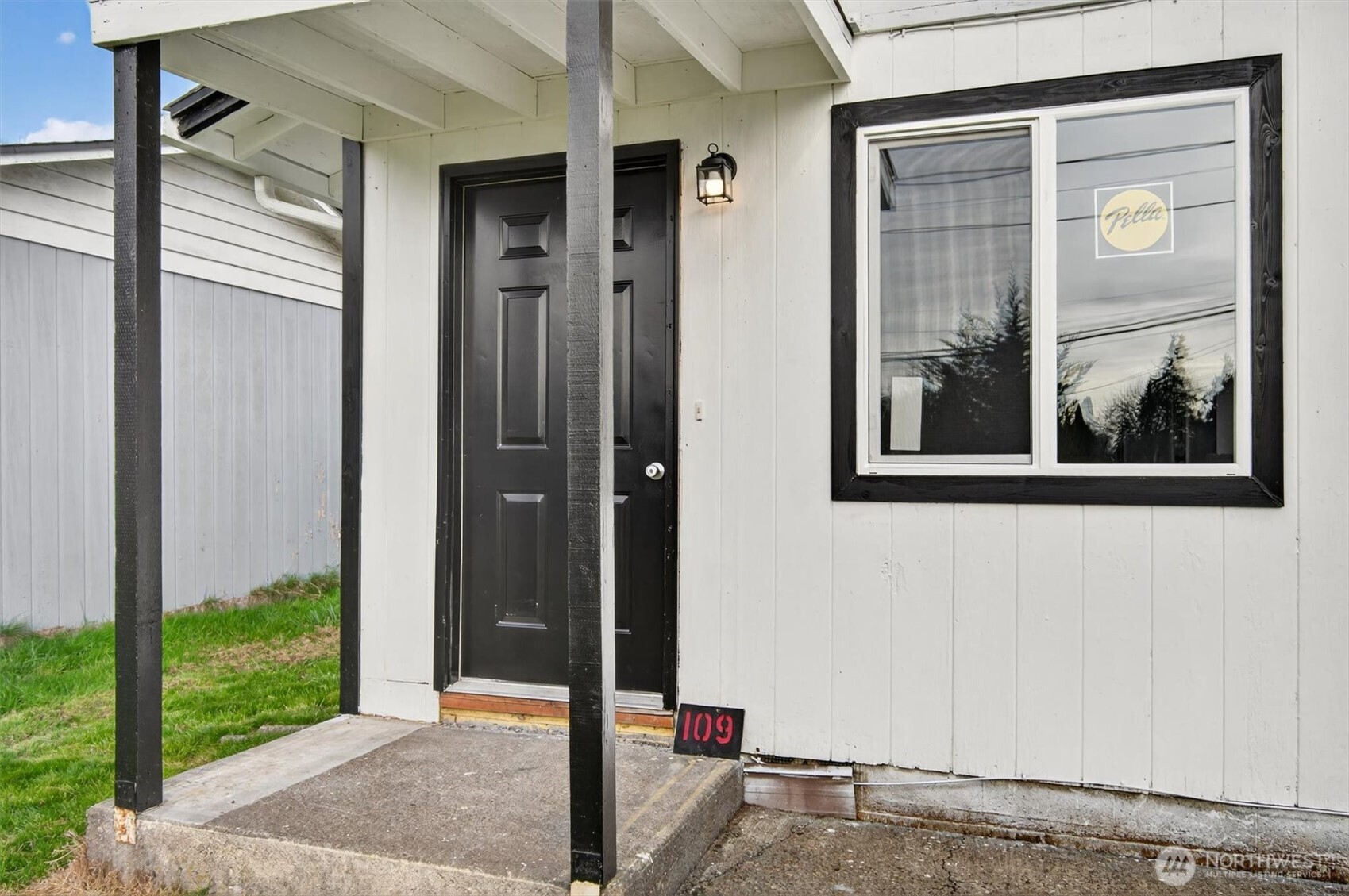 109 Barnes Street Kelso, WA 98626 - Photo 4 of 28