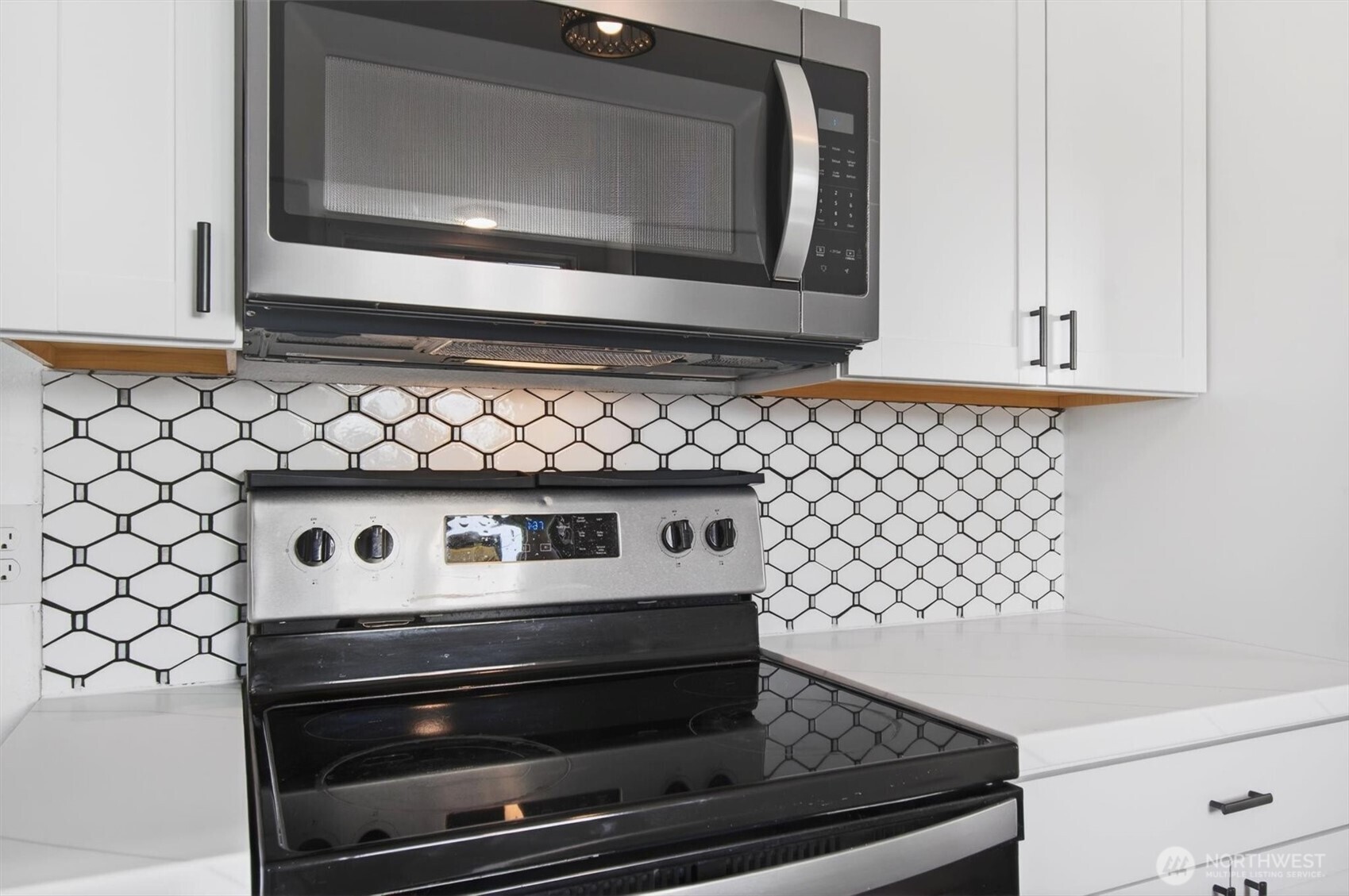 109 Barnes Street Kelso, WA 98626 - Photo 6 of 28