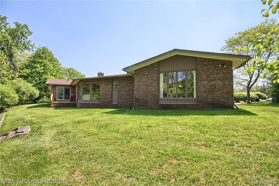 4560 Brightmore Road Bloomfield Hills, MI 48302 - Photo 27 of 29 Rear.jpg