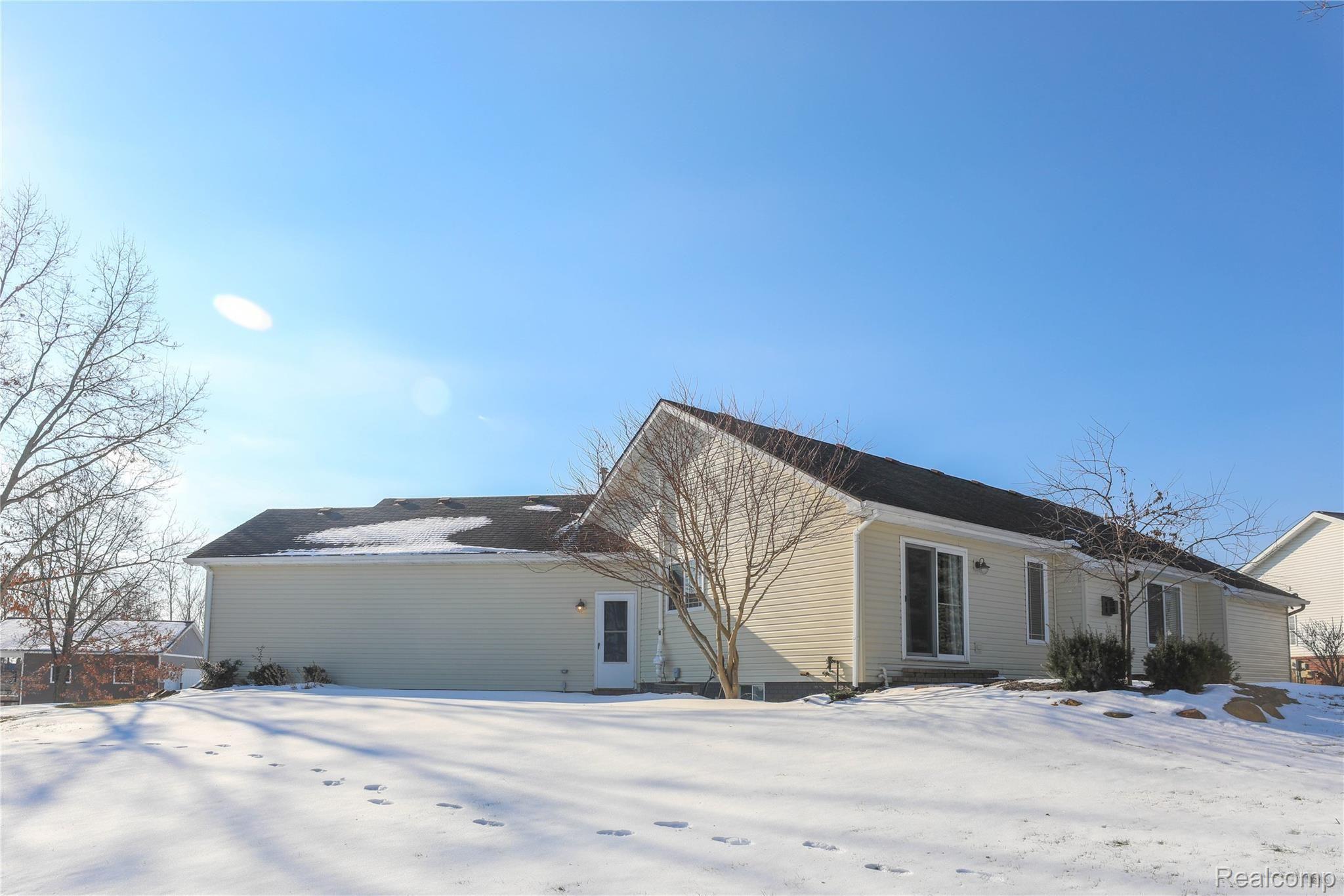444 Circle Point Clarkston, MI 48348 - Photo 33 of 39 33.jpg