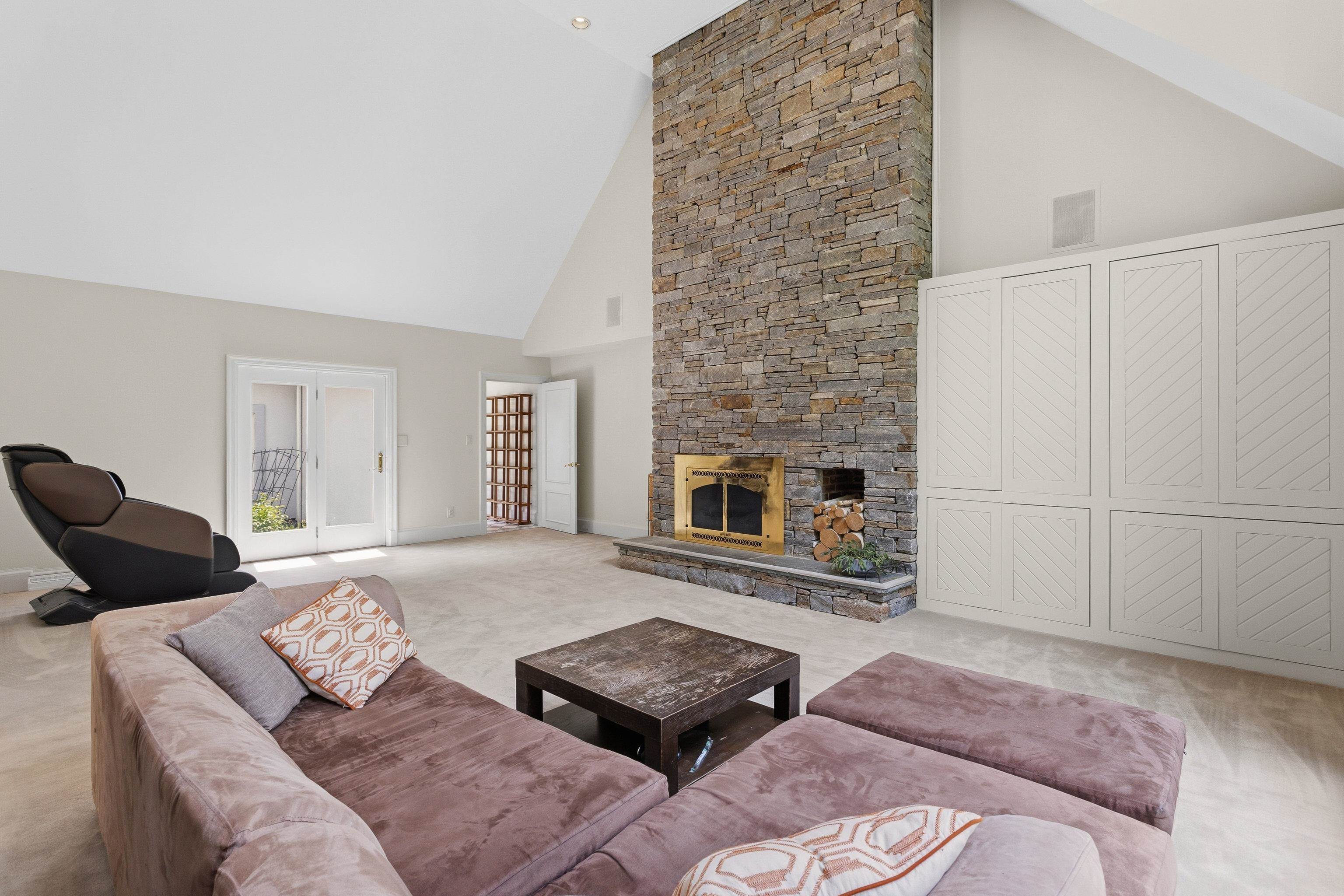 3 Oak Lane Stratham, NH 03885 - Photo 7 of 58