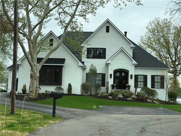 $1,450,000 | 5695 Channel Drive Northwest, Canton, OH 44718