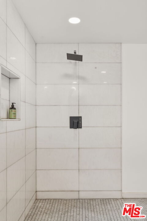 13019 Sky Valley Road Los Angeles, CA 90049 - Photo 29 of 39 a bathroom with a shower