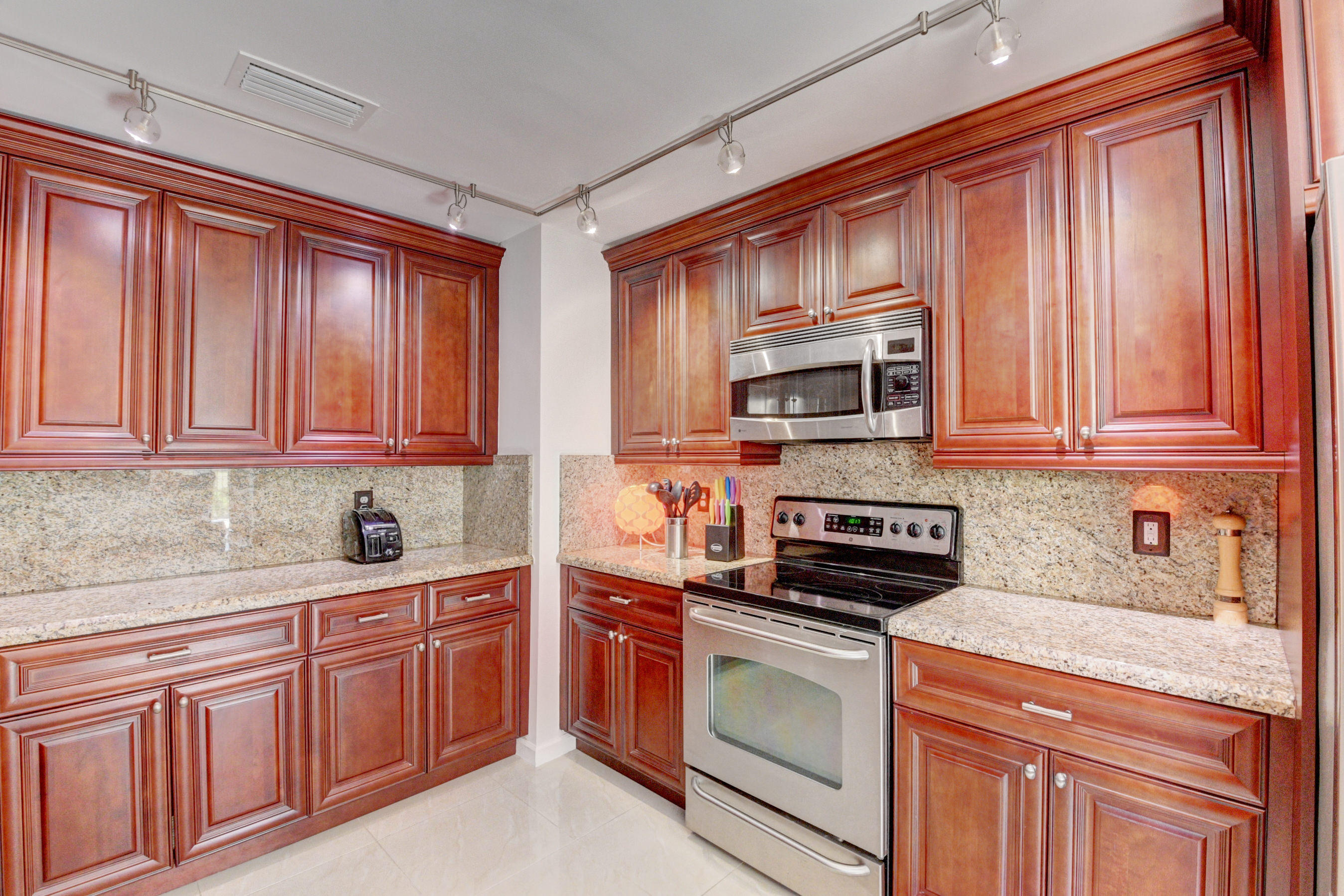 6506 Contempo Lane Boca Raton, FL 33433 - Photo 11 of 31 Kitchen